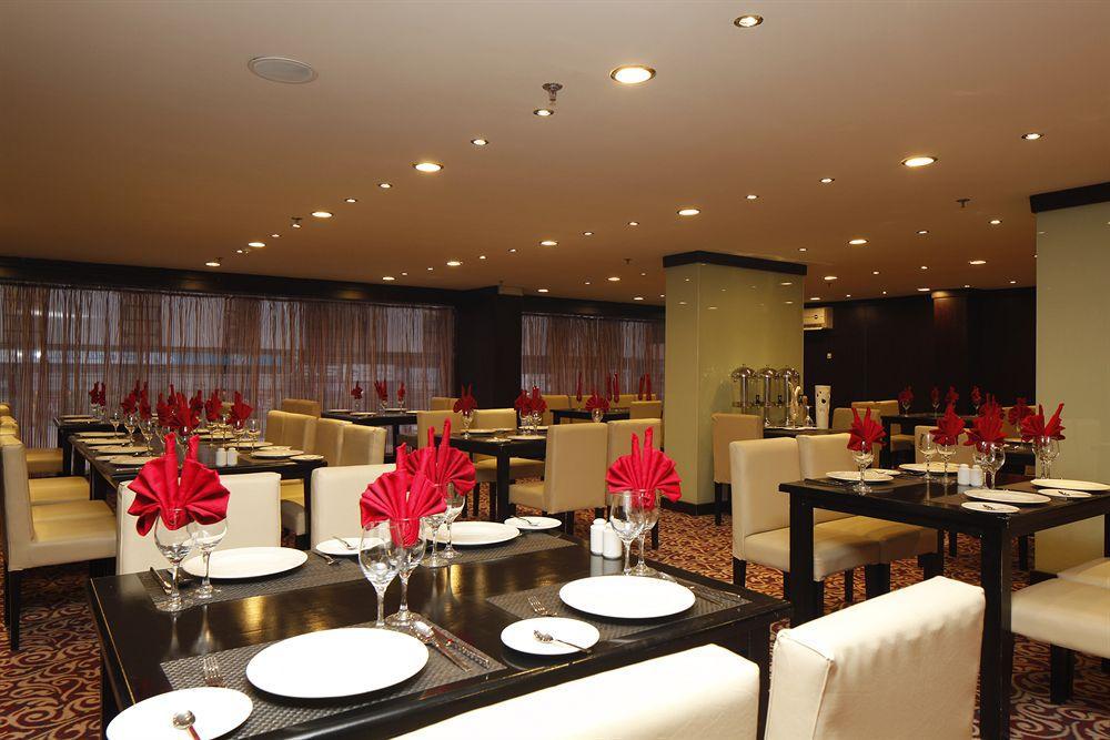 Haven Plaza Hotel Riad Exterior foto
