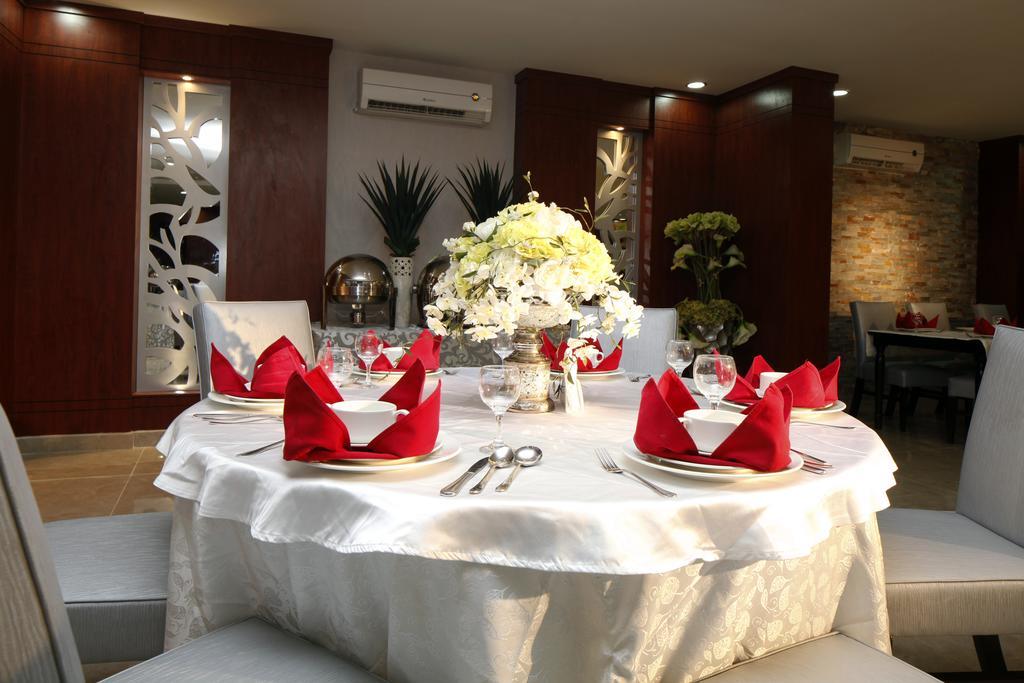 Haven Plaza Hotel Riad Exterior foto