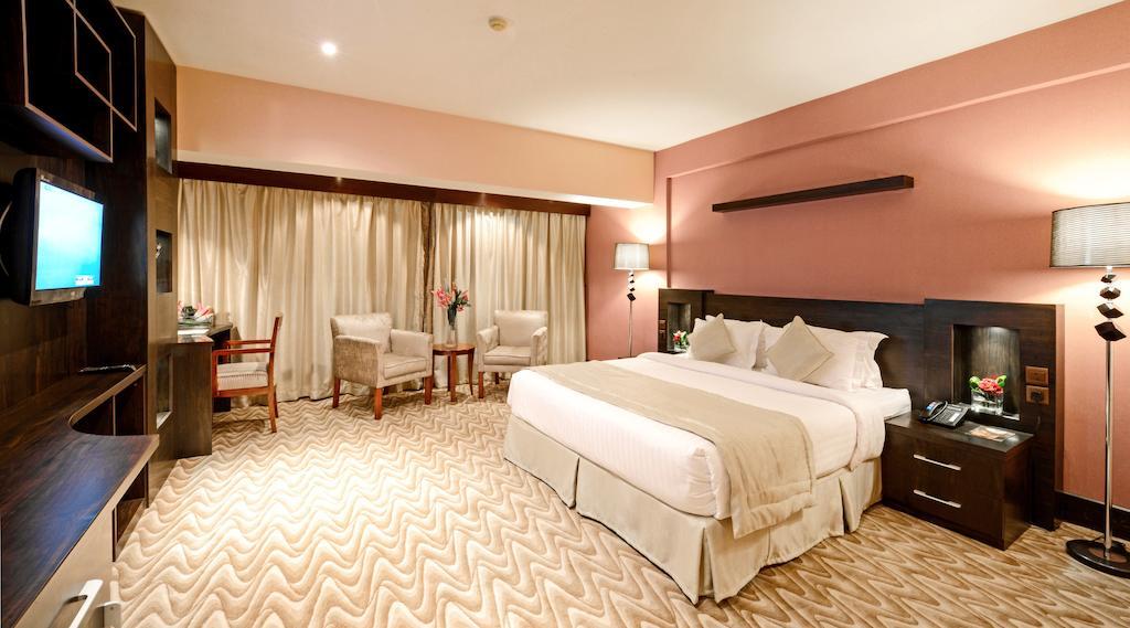 Haven Plaza Hotel Riad Exterior foto